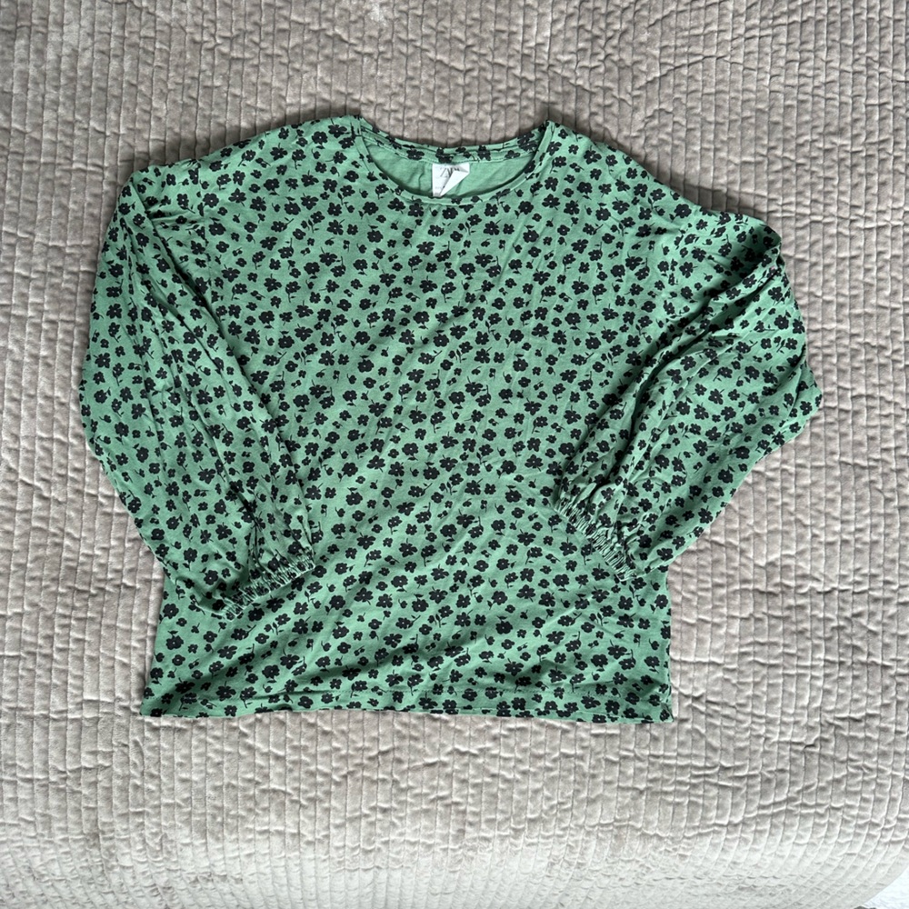 Zara Size 9 Girls Green Floral Top